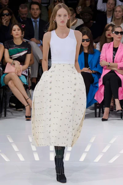 Look 8